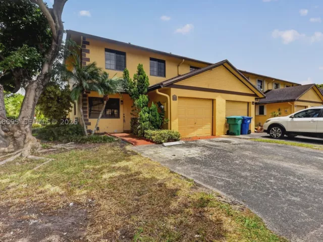3-bedroom home for sale in Miami - 1130 NE 210th Ter - MondialRealty