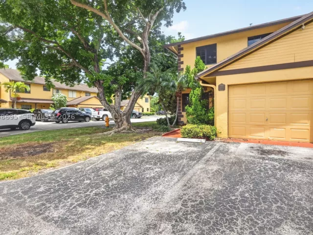 3-bedroom home for sale in Miami - 1130 NE 210th Ter - MondialRealty