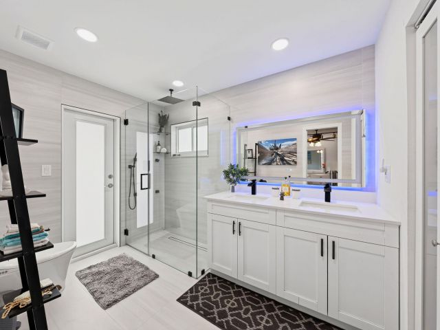 4-bedroom home for sale in Cooper City - 5569 SW 112TH Terrace - MondialRealty