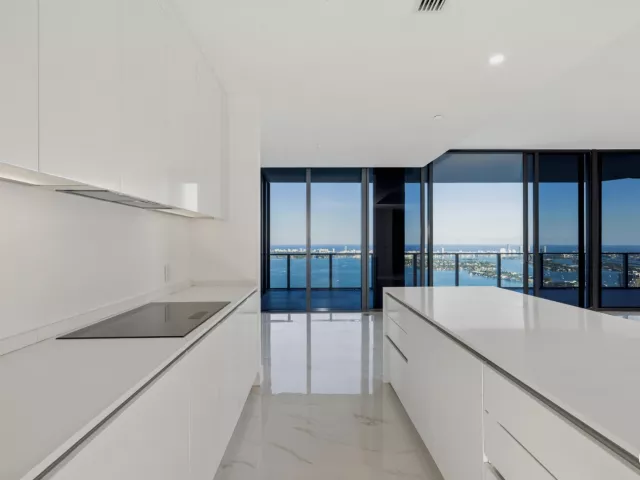 5-bedroom condo for sale in Miami - 700 NE 24th Street PH 6003 - MondialRealty