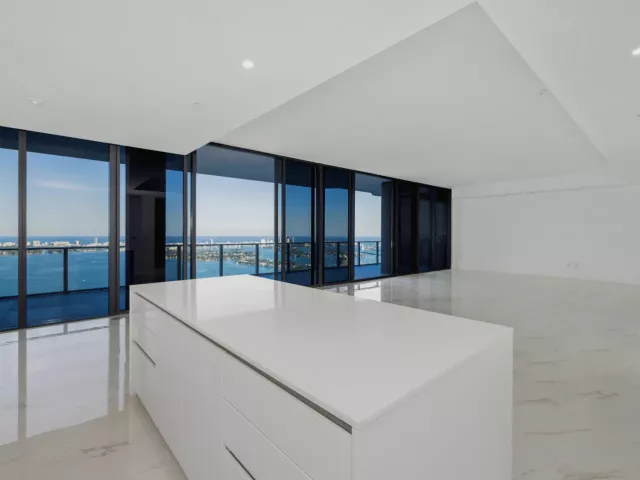 5-bedroom condo for sale in Miami - 700 NE 24th Street PH 6003 - MondialRealty