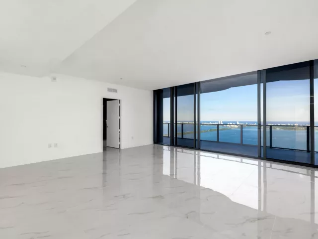 5-bedroom condo for sale in Miami - 700 NE 24th Street PH 6003 - MondialRealty