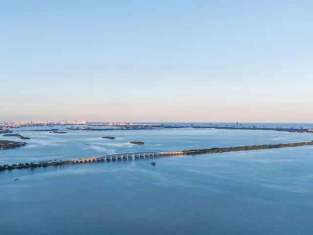 5-bedroom condo for sale in Miami - 700 NE 24th Street PH 6003 - MondialRealty