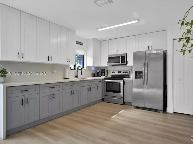 4-bedroom home for sale in Miami Gardens - 20464 NW 19th Ave - MondialRealty