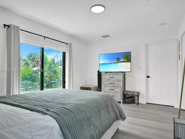 4-bedroom home for sale in Miami Gardens - 20464 NW 19th Ave - MondialRealty