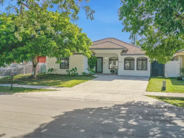 4-bedroom home for sale in Miami Gardens - 20464 NW 19th Ave - MondialRealty