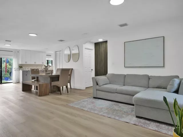4-bedroom home for sale in Miami Gardens - 20464 NW 19th Ave - MondialRealty