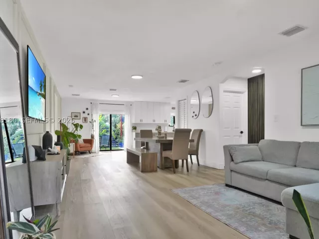 4-bedroom home for sale in Miami Gardens - 20464 NW 19th Ave - MondialRealty