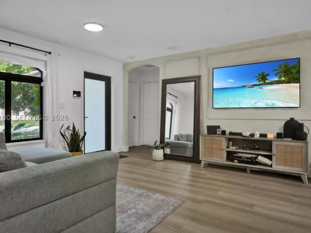 4-bedroom home for sale in Miami Gardens - 20464 NW 19th Ave - MondialRealty