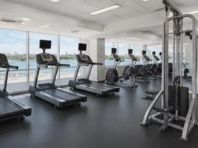 1-bedroom condo for sale in Miami Beach - 1800 Sunset Harbour Dr 1109 - MondialRealty