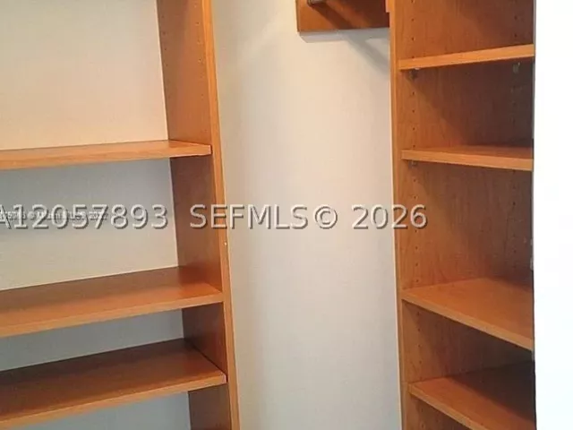 1-bedroom condo for sale in Miami Beach - 1800 Sunset Harbour Dr 1109 - MondialRealty