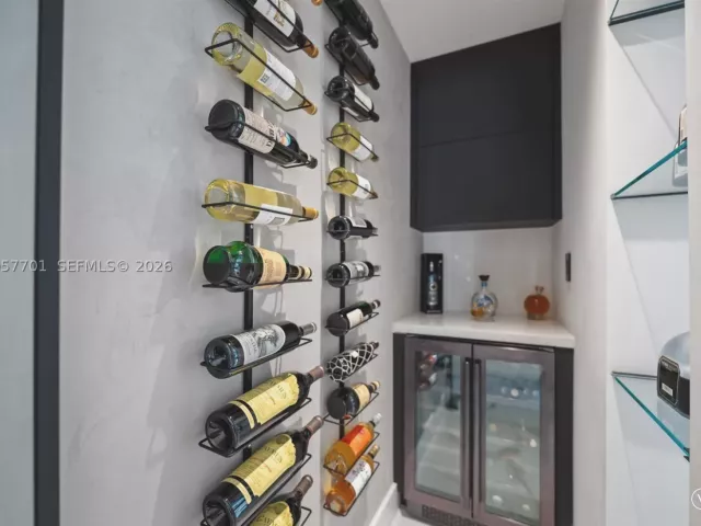 5-bedroom home for rent in North Miami Beach - 16431 NE 34th Ave - MondialRealty