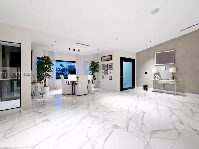 5-bedroom home for rent in North Miami Beach - 16431 NE 34th Ave - MondialRealty