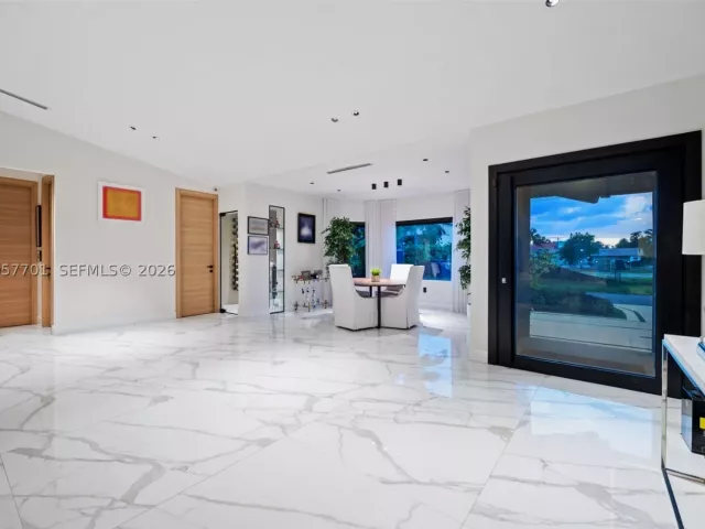 5-bedroom home for rent in North Miami Beach - 16431 NE 34th Ave - MondialRealty