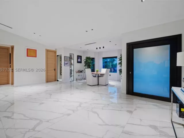 5-bedroom home for rent in North Miami Beach - 16431 NE 34th Ave - MondialRealty