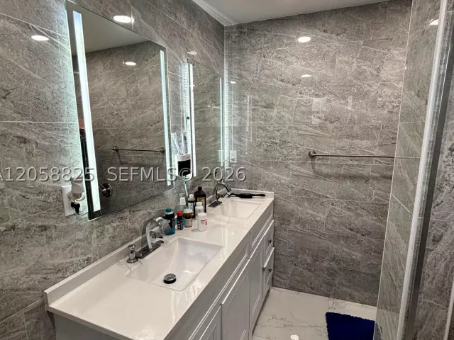 4-bedroom home for sale in Miami Gardens - 2855 NW 163rd St - MondialRealty