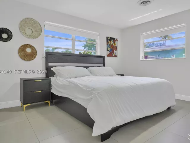 3-bedroom home for sale in Hollywood - 3338 Cleveland St - MondialRealty