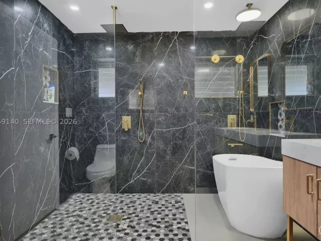 3-bedroom home for sale in Hollywood - 3338 Cleveland St - MondialRealty