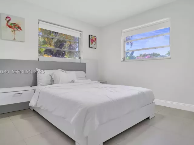 3-bedroom home for sale in Hollywood - 3338 Cleveland St - MondialRealty