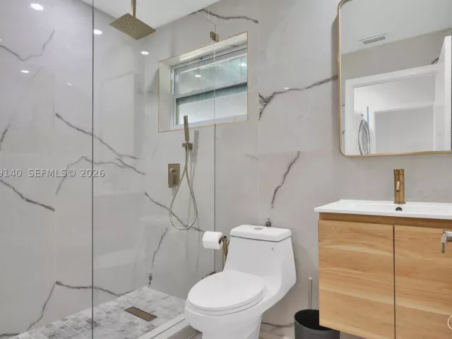 3-bedroom home for sale in Hollywood - 3338 Cleveland St - MondialRealty