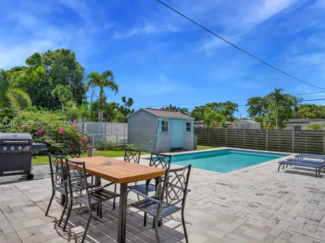 3-bedroom home for sale in Hollywood - 3338 Cleveland St - MondialRealty