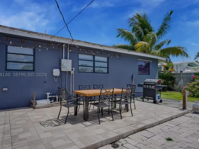 3-bedroom home for sale in Hollywood - 3338 Cleveland St - MondialRealty