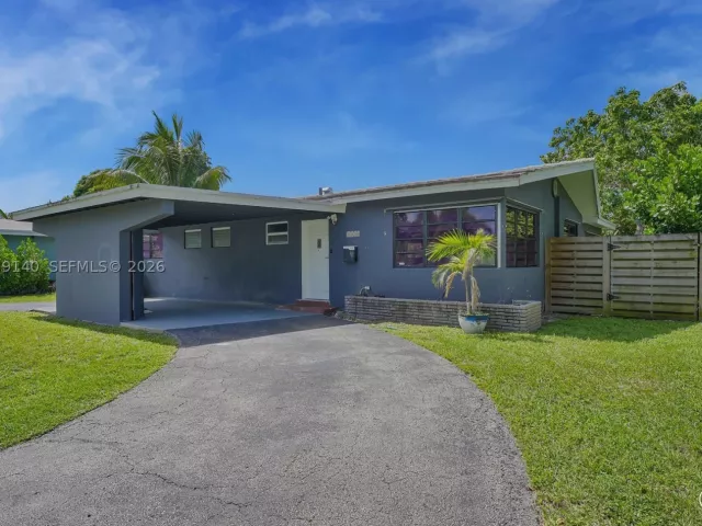 3-bedroom home for sale in Hollywood - 3338 Cleveland St - MondialRealty