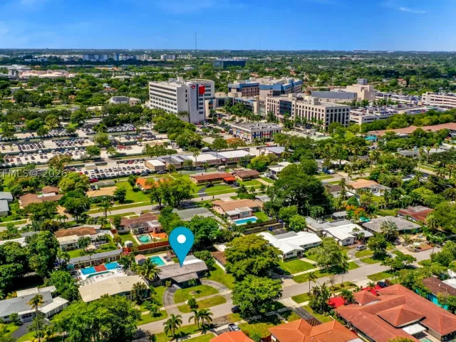 3-bedroom home for sale in Hollywood - 3338 Cleveland St - MondialRealty