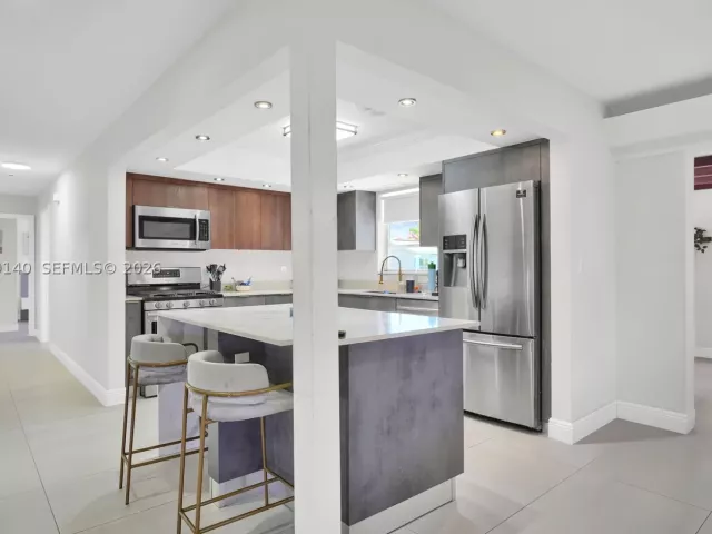 3-bedroom home for sale in Hollywood - 3338 Cleveland St - MondialRealty
