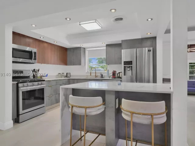 3-bedroom home for sale in Hollywood - 3338 Cleveland St - MondialRealty