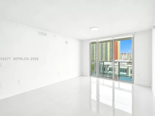 2-bedroom condo for rent in Sunny Isles Beach - 330 Sunny Isles Blvd 5-805 - MondialRealty