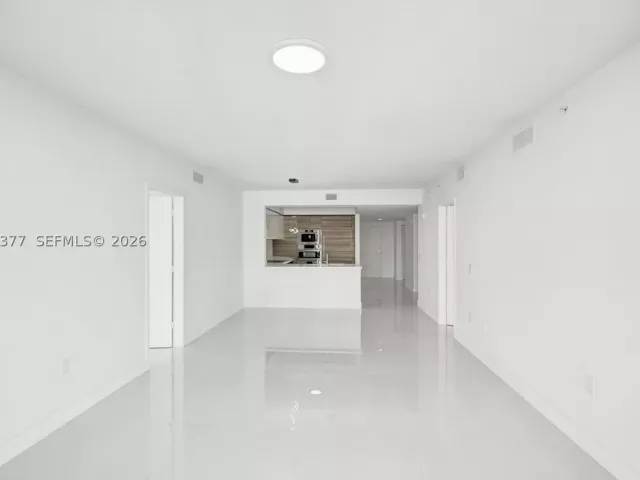 2-bedroom condo for rent in Sunny Isles Beach - 330 Sunny Isles Blvd 5-805 - MondialRealty