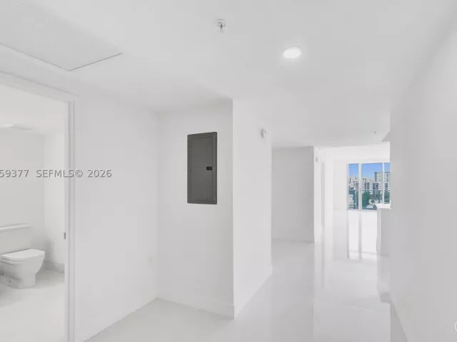 2-bedroom condo for rent in Sunny Isles Beach - 330 Sunny Isles Blvd 5-805 - MondialRealty