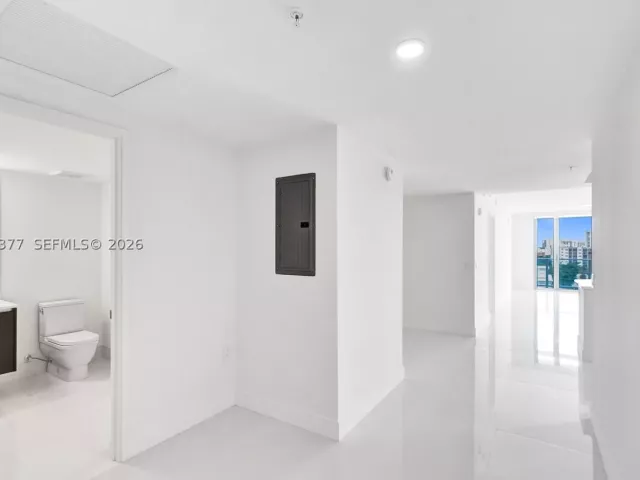 2-bedroom condo for rent in Sunny Isles Beach - 330 Sunny Isles Blvd 5-805 - MondialRealty