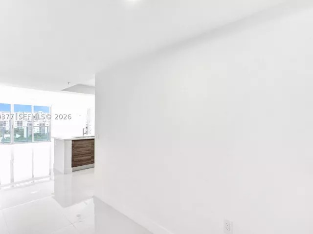 2-bedroom condo for rent in Sunny Isles Beach - 330 Sunny Isles Blvd 5-805 - MondialRealty