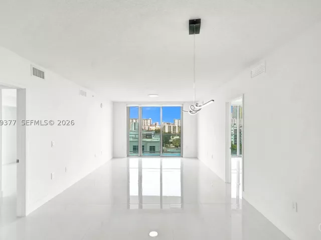 2-bedroom condo for rent in Sunny Isles Beach - 330 Sunny Isles Blvd 5-805 - MondialRealty