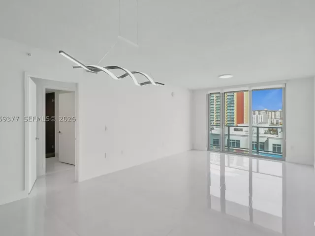 2-bedroom condo for rent in Sunny Isles Beach - 330 Sunny Isles Blvd 5-805 - MondialRealty