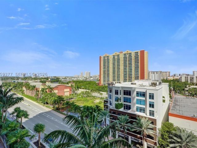 2-bedroom condo for rent in Sunny Isles Beach - 330 Sunny Isles Blvd 5-805 - MondialRealty
