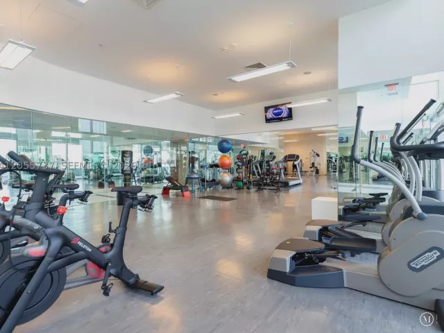 3-bedroom condo for sale in Miami - 92 SW 3rd St 3901 - MondialRealty