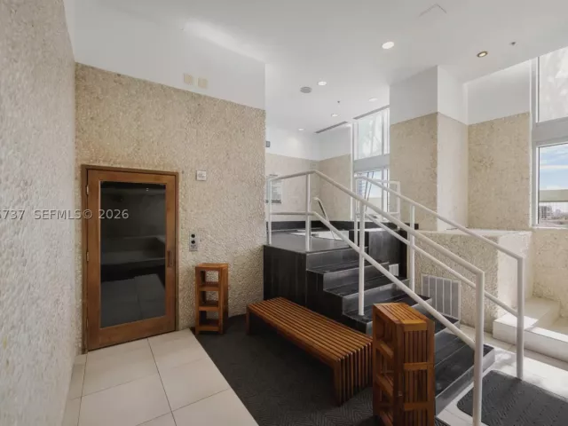 3-bedroom condo for sale in Miami - 92 SW 3rd St 3901 - MondialRealty