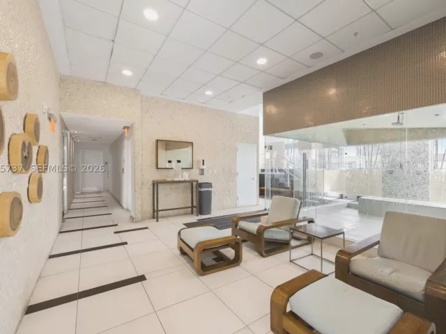 3-bedroom condo for sale in Miami - 92 SW 3rd St 3901 - MondialRealty
