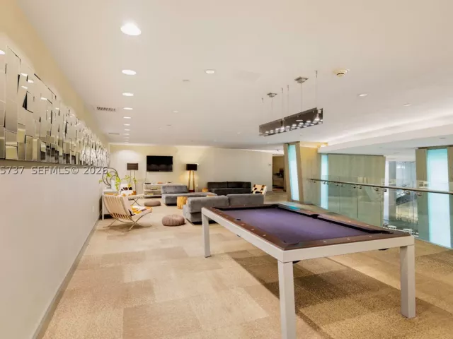 3-bedroom condo for sale in Miami - 92 SW 3rd St 3901 - MondialRealty