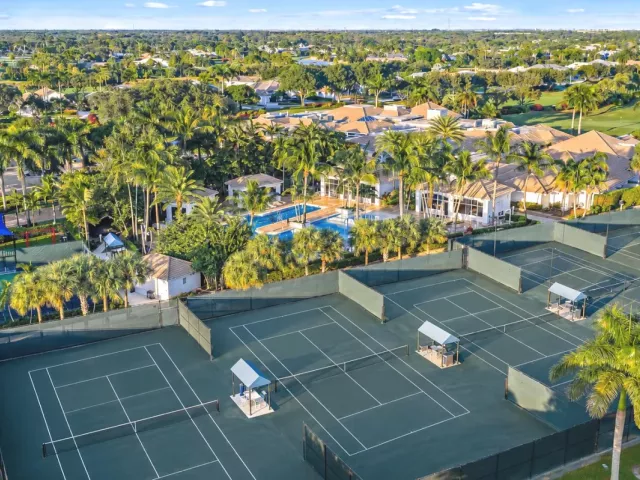 home for sale in Boca Raton - 4752 BOCAIRE Boulevard - MondialRealty