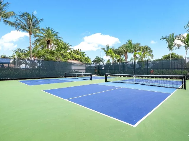home for sale in Boca Raton - 4752 BOCAIRE Boulevard - MondialRealty