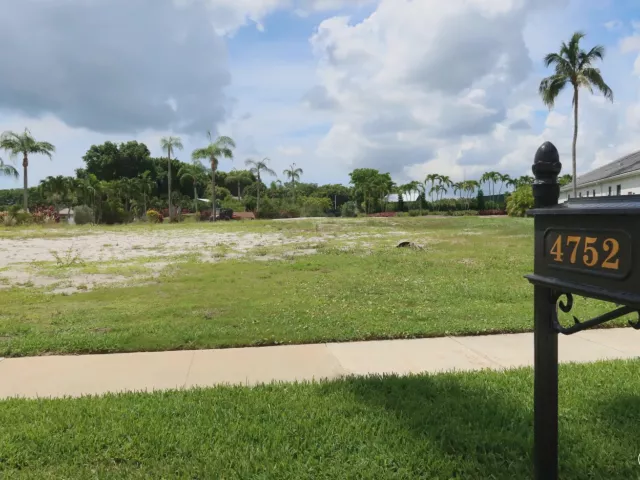 home for sale in Boca Raton - 4752 BOCAIRE Boulevard - MondialRealty
