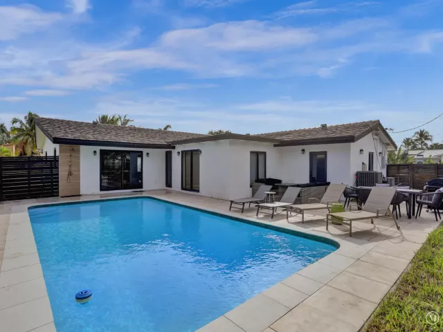 3-bedroom home for rent in Fort Lauderdale - 5501 NE 18TH Terrace - MondialRealty