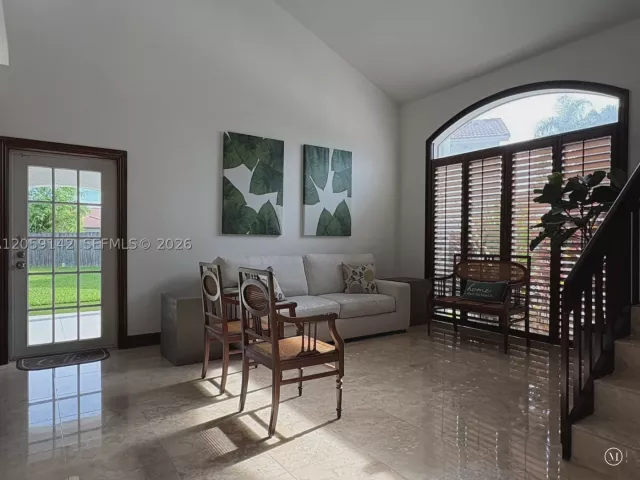 6-bedroom home for rent in Miami - 6610 SW 104th Ct - MondialRealty