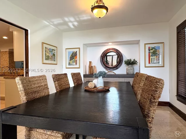 6-bedroom home for rent in Miami - 6610 SW 104th Ct - MondialRealty