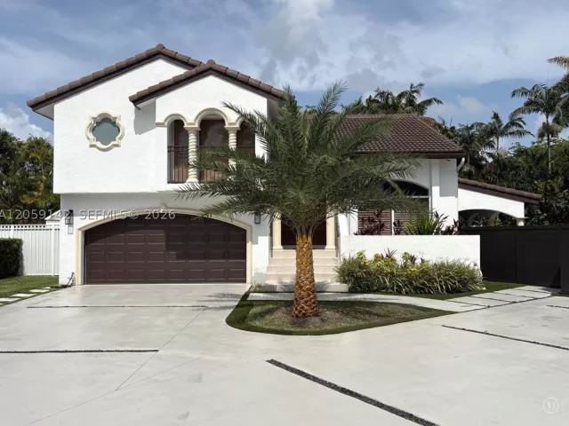 6-bedroom home for rent in Miami - 6610 SW 104th Ct - MondialRealty