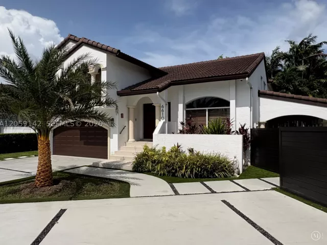 6-bedroom home for rent in Miami - 6610 SW 104th Ct - MondialRealty